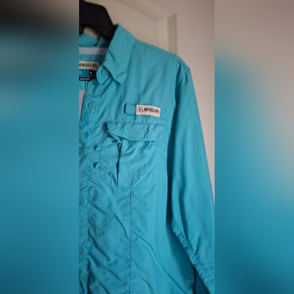 Magellan Fish Gear Relaxfit Blue Lightweight Mems Shirt M Hiking Camping - Picture 6 of 9